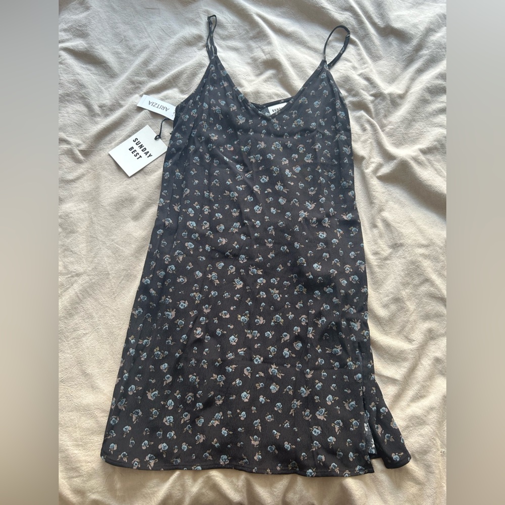 NWT Aritzia sunday best Remi dress - Picture 2 of 8